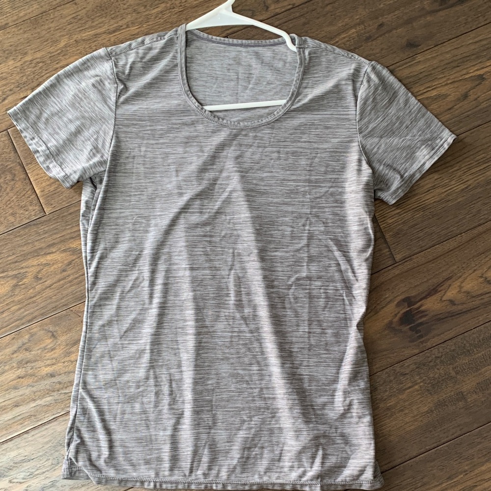 32 Degrees Light Gray Women's Short Sleeve Tee. Size:S . Pre-owned.